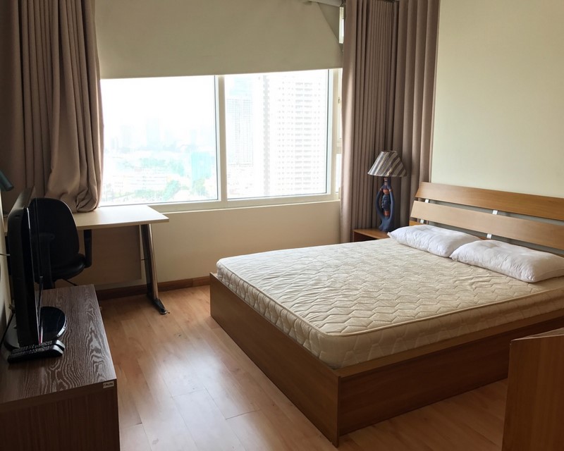 For rent fully furnished apartment, river and district 1 view