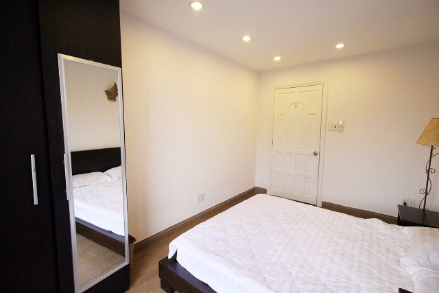 Duplex apartment for rent with 2 bedrooms, 2 balconies, bathtub
