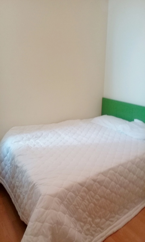 For rent apartment 2 bedrooms, close to Vincom Center