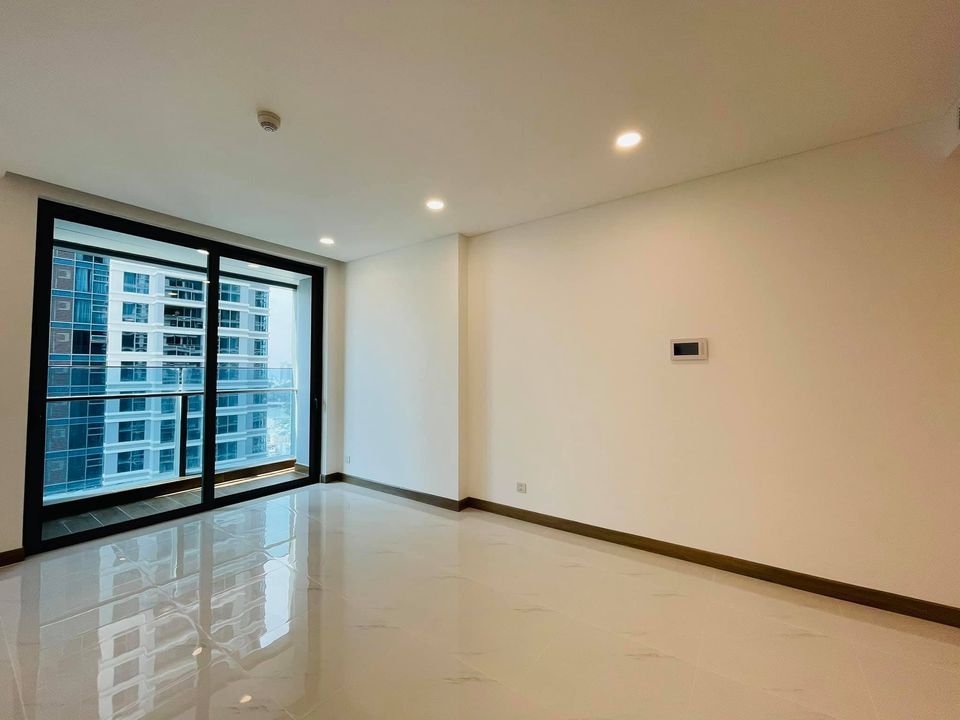 New apartment without furniture in Sunwah Pearl for rent 