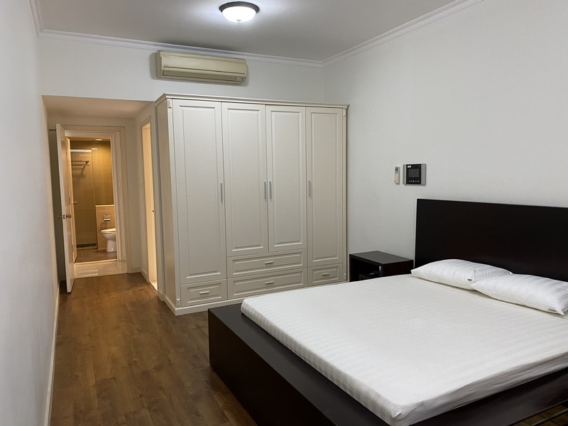 Cheap Saigon Pearl apartment with 2 bedrooms for rent