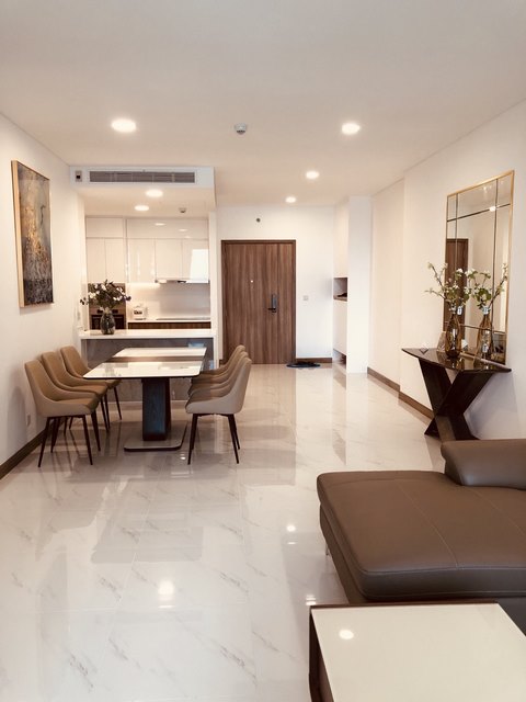Luxury apartment with 3BRs, high floor in Sunwah Pearl for rent 