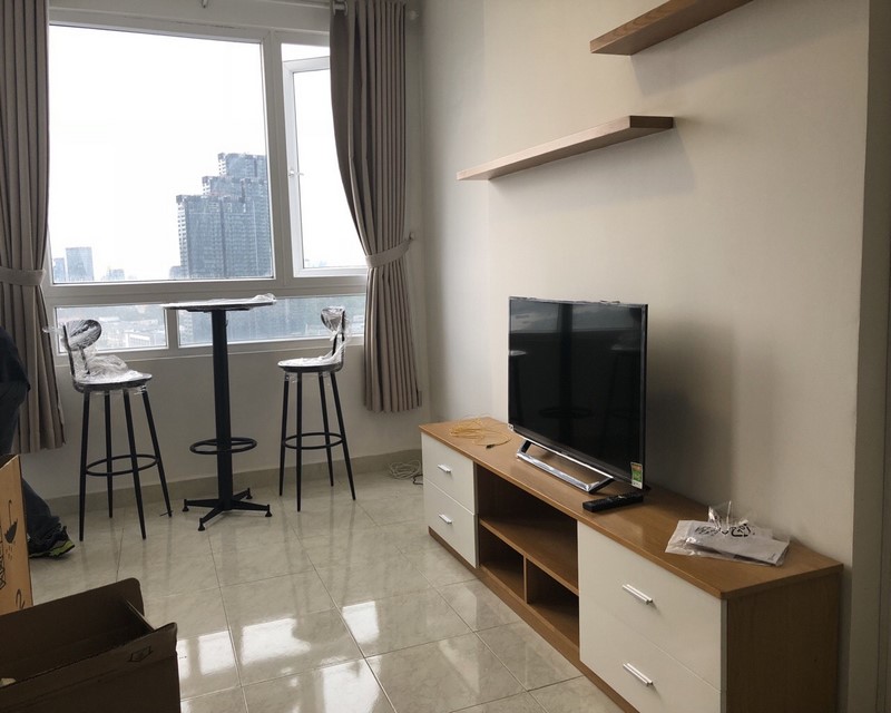 One-bedroom apartment with river view for rent