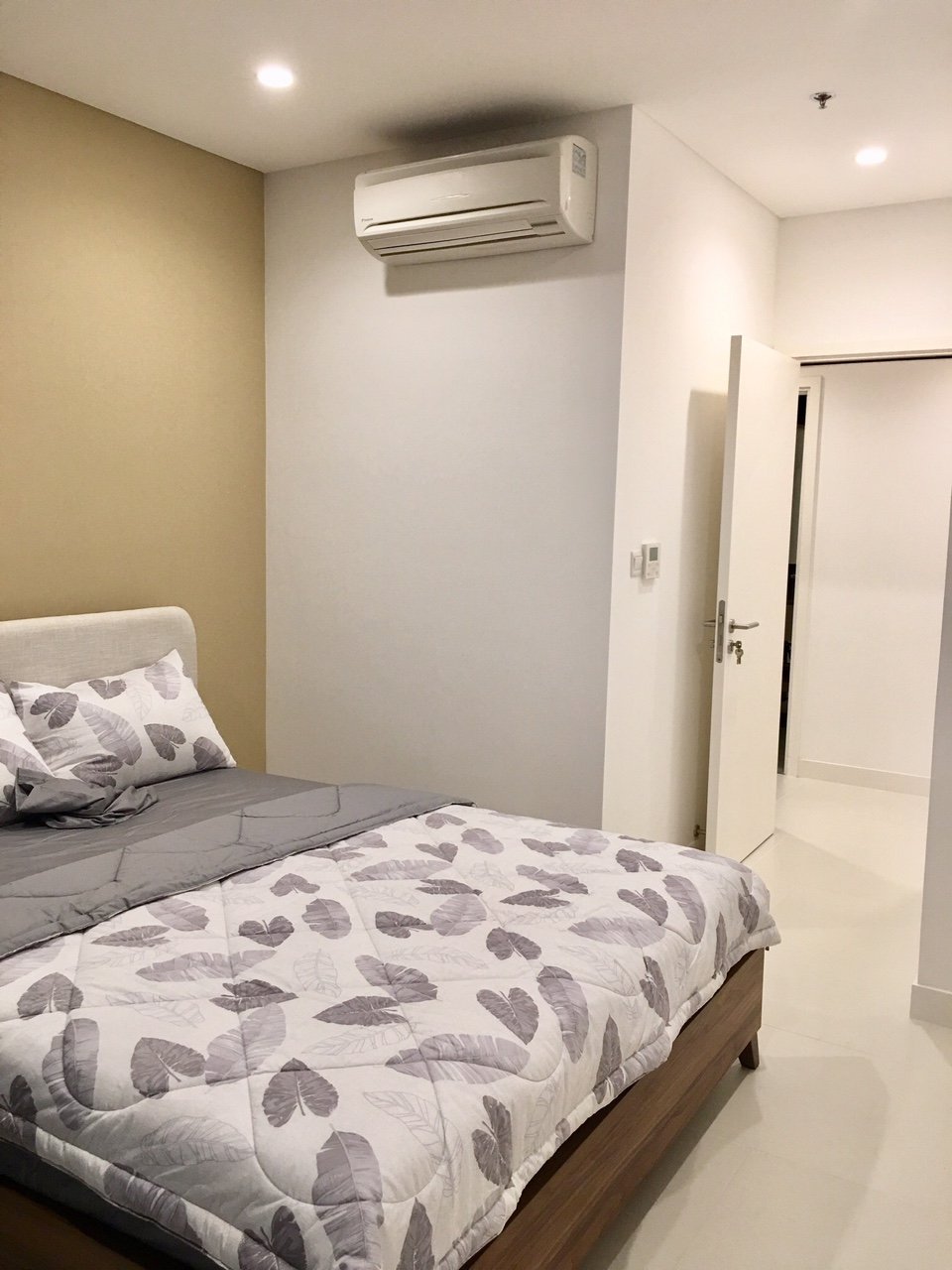 For rent apartment 3 bedrooms, modern furniture in City Garden  