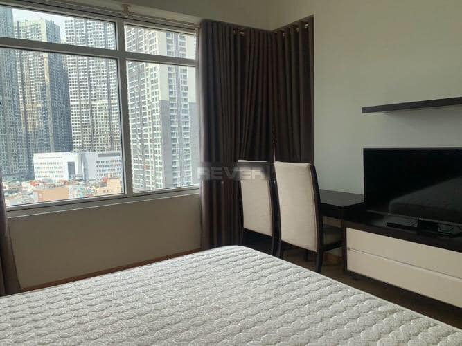 Bright 2-bedrooms with open view for rent in Saigon Pearl