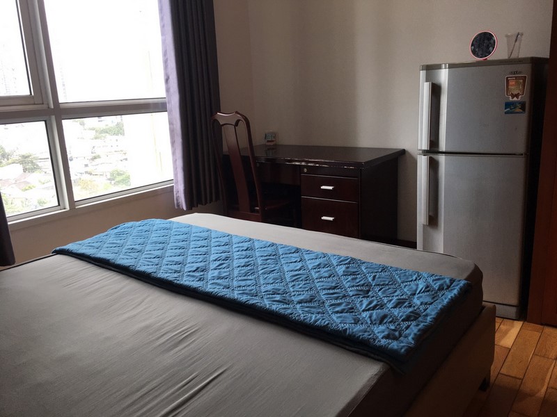 Cheap apartment for rent in The Manor, Binh Thanh District  