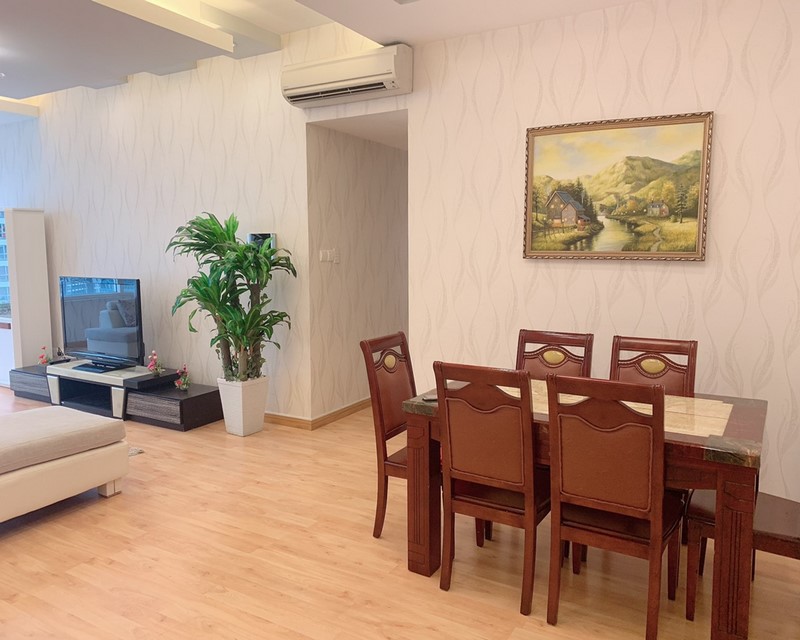 Luxurious 3-bedroom apartment in Saigon Pearl for rent 