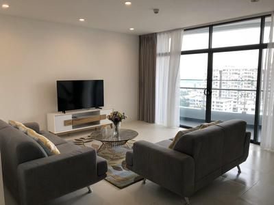 Luxurious 3-bedroom apartment, new tower in City Garden for rent