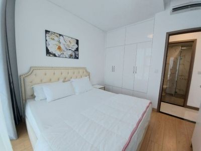 Modern one-bedroom apartment in Sunwah Pearl for rent