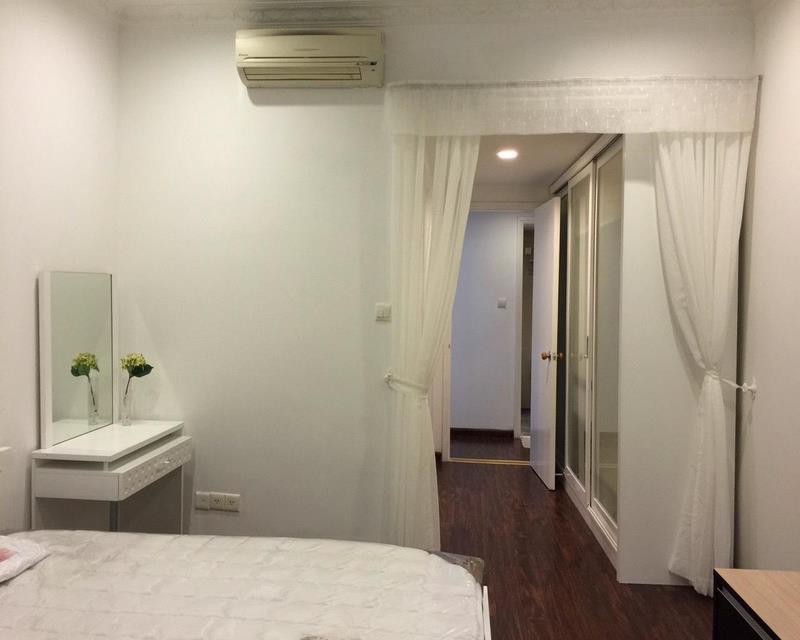 High-end apartment, type 2 bedrooms in Saigon Pearl for rent
