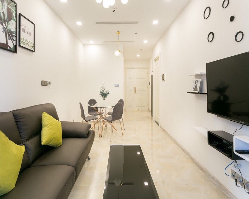 Luxury apartment in Vinhomes Golden River for rent 