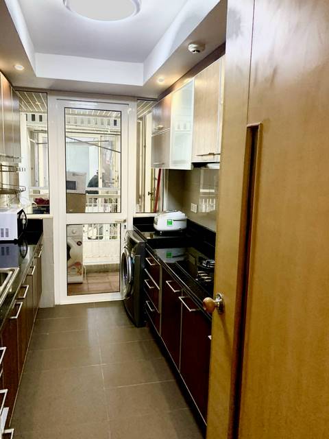 For rent apartment in Saigon Pearl, 2 bedrooms, high floor 