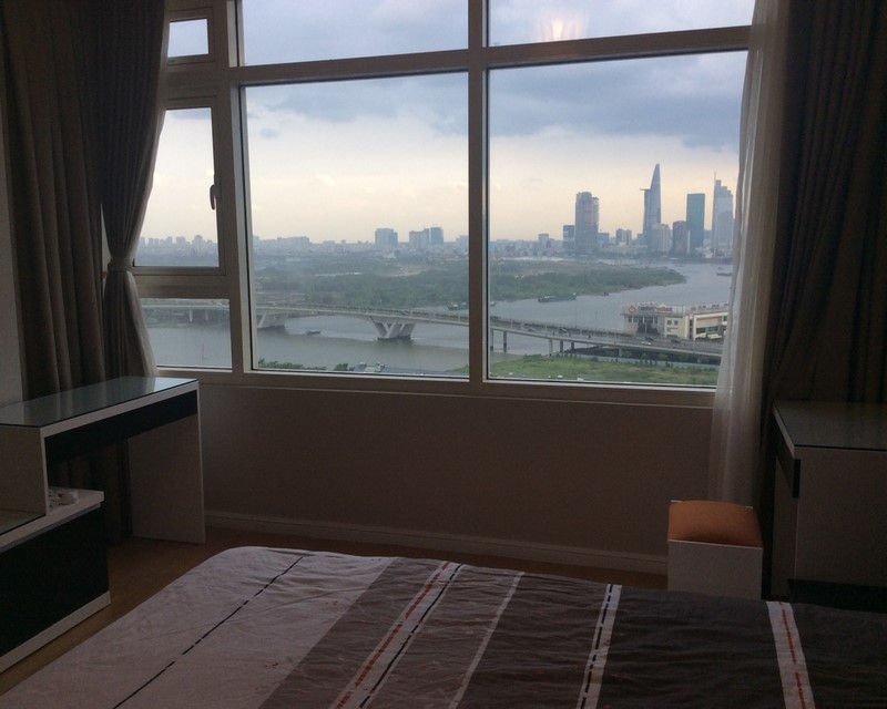 For rent 2-bedroom apartment, river view in Saigon Pearl 