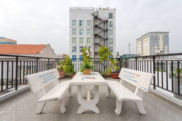 Serviced apartment for rent studio with balcony in district 1