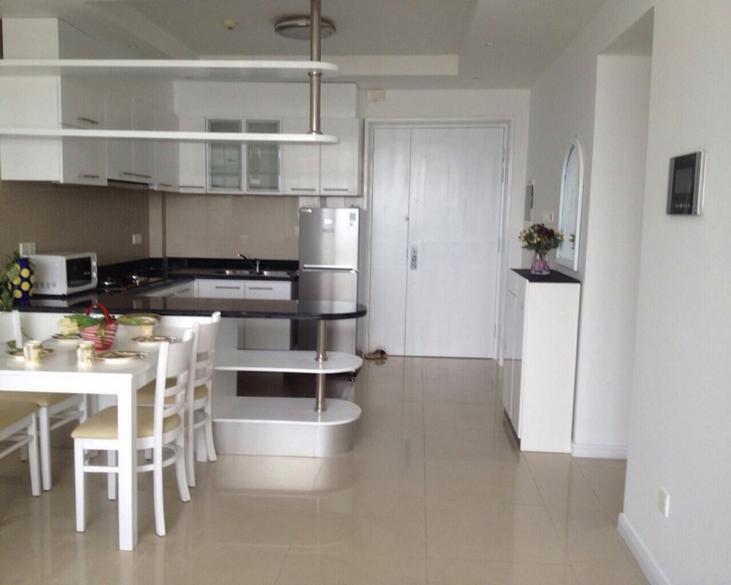Luxurious apartment, 2 bedrooms, nice view in Saigon Pearl for rent