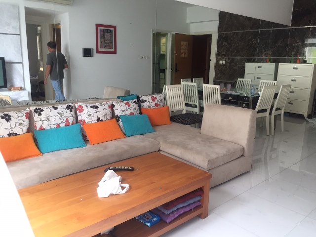 For rent apartment large living room, closed kitchen, fully furniture