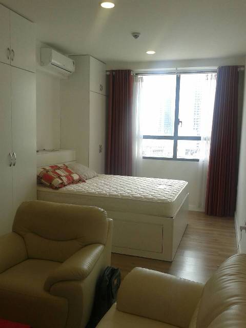 For rent apartment convenient traffic, quiet space
