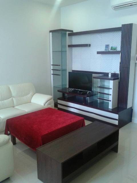 For rent apartment convenient traffic, quiet space